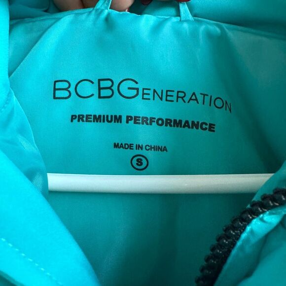 NWT BCBGeneration Water Resistant Puffer Coat Hood Size Small Aqua Blue Winter - Picture 3 of 9
